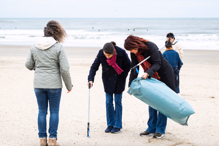 strandjutten---psg-krista-kuipers-op-het-strand